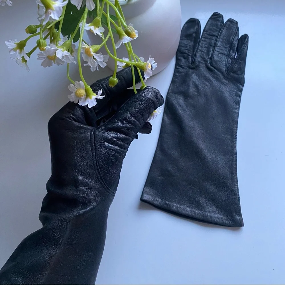 Beautiful Elegant Women's Faux Leather Black Gloves Size S